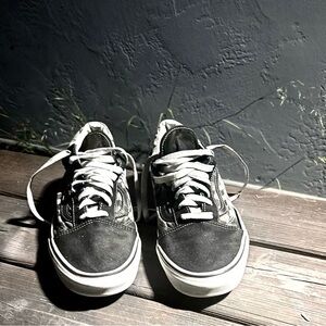 Black and white Vans Old Skool trainers size 12 ready to wear